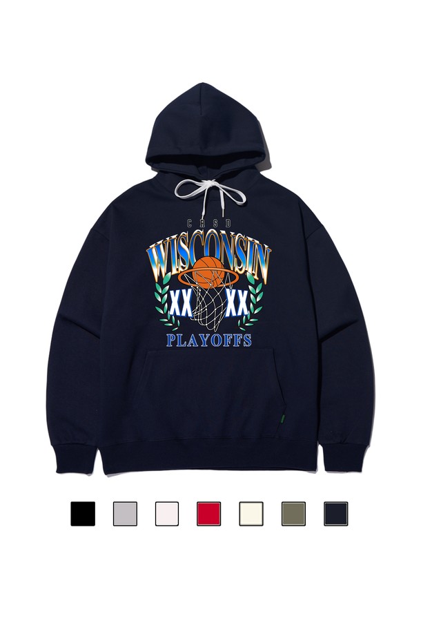 씨알에스디엘 위스콘신 바스켓볼 후드는 남녀 공용으로 제작되었으며, 네이비 컬러의 레귤러핏 긴소매 후드입니다. 면과 기모 소재를 사용하여 부드러운 촉감을 제공하며, 두꺼운 두께감으로 가을, 겨울철 넉넉하게 착용 가능합니다. 스포티하고 캐주얼한 스타일을 연출하며, 스포츠 프린팅과 바스켓볼 디자인, 로고 패턴으로 포인트를 더했습니다.

