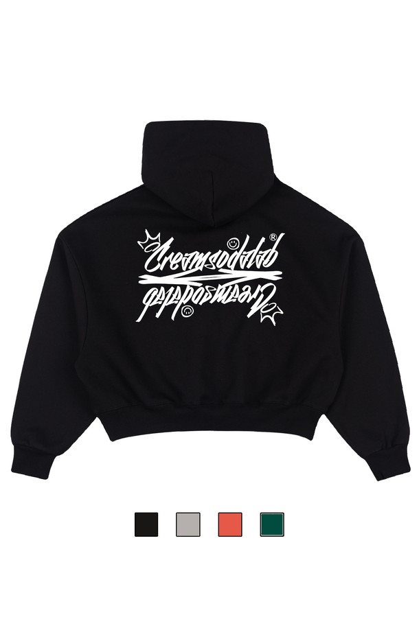 씨알에스디엘 로고 크롭 집업 후드는 캐주얼과 스트릿 스타일을 아우르는 후드 집업입니다. 그레이, 블랙, 오렌지, 그린 4가지 색상으로 출시되었으며, 봄, 가을에 활용하기 좋습니다. 면과 폴리에스테르 혼방 소재로 제작되었으며, 후드 디테일, 더블 스티치 구조, 깊은 앞주머니, 리브드 원단 밑단, 2-WAY 실버 지퍼 등 섬세한 디테일이 돋보입니다.
