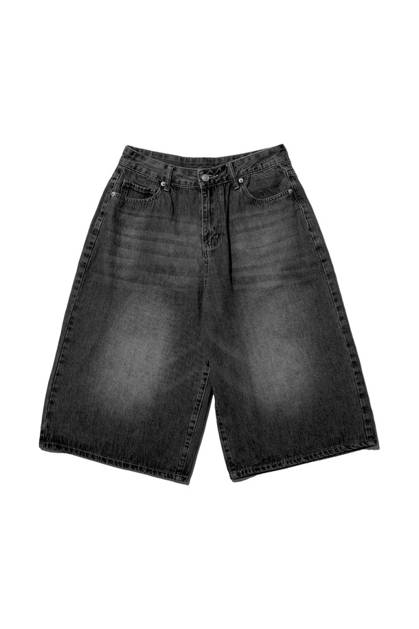 씨알에스디엘 캣브러쉬 워시드 자이언트 빅 버뮤다 데님 쇼츠 8부는 남녀 공용으로 착용 가능한 스트릿 스타일의 8부 데님 반바지입니다. 딥블루와 딥블랙 두 가지 색상으로 출시되었으며, 와이드 핏과 루즈핏으로 편안한 착용감을 선사합니다. 허리 조절이 가능하며, 백포켓, 코인포켓 디테일과 플레어 실루엣, 내추럴한 실루엣으로 디자인되어 여름철 일상복으로 활용하기 좋습니다.
