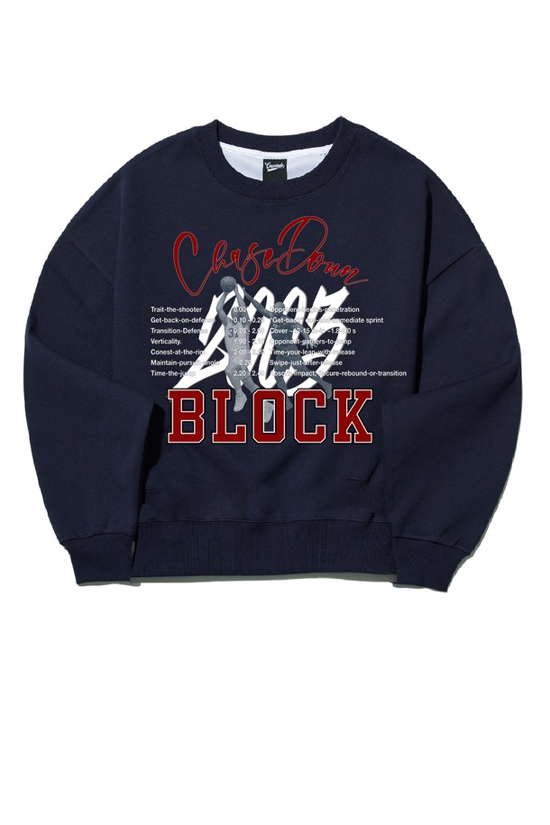 씨알에스디엘 체이스 다운 블락 맨투맨은 남성용 상의로, 가을과 겨울에 따뜻하게 입을 수 있는 기모 소재의 맨투맨입니다. 네이비 컬러에 레터링과 프린트 패턴이 돋보이며, 캐주얼 및 스트릿 스타일을 연출하기 좋습니다. 라운드넥에 오버핏으로 제작되어 편안한 착용감을 제공하며, 두꺼운 두께감으로 보온성을 높였습니다. 블락 디자인과 그래픽 프린팅이 더해져 개성 있는 스타일을 완성하며, 캠핑룩이나 집콕룩으로 활용하기 좋습니다.
