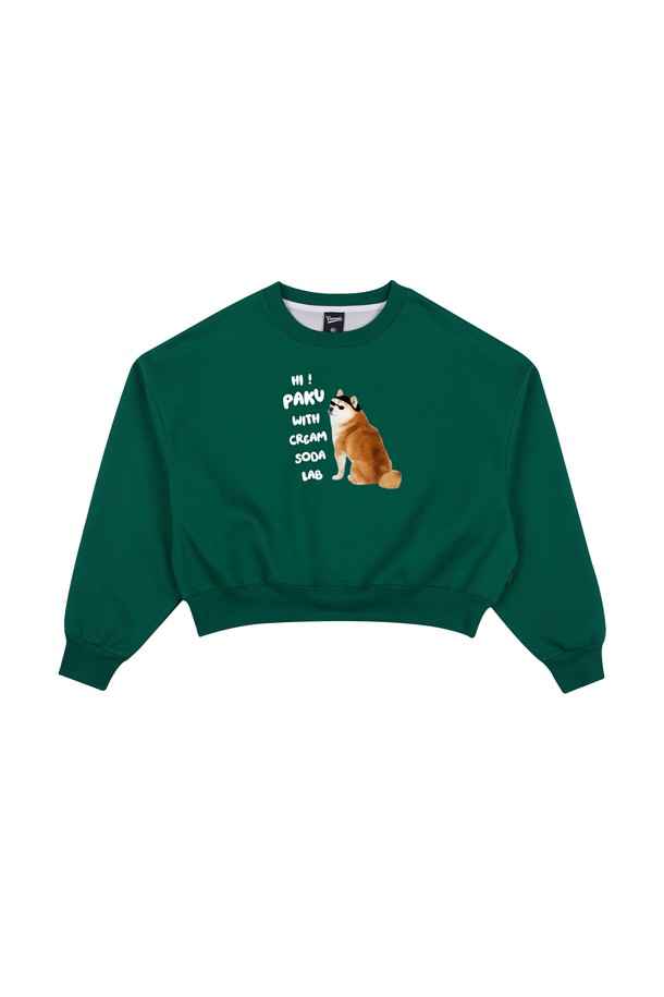 "씨알에스디엘 하이 파쿠 크롭 맨투맨"은 캐주얼하고 미니멀한 스타일을 추구하는 분들을 위한 크롭 기장의 맨투맨입니다. 블랙, 그레이, 그린, 네이비 4가지 색상으로 출시되어 겨울 데일리룩에 활용하기 좋습니다. 면과 폴리에스테르 혼방 소재로 제작되어 부드러운 촉감을 선사하며, 두꺼운 두께감으로 따뜻하게 착용할 수 있습니다. 루즈핏 라운드넥 디자인에 리브 원단을 사용하고, 2바늘 커버스티치 공법과 사이드 라벨 디테일로 완성도를 높였습니다. 무지 디자인으로 어떤 스타일에도 쉽게 매치할 수 있는 베이직 아이템입니다.
