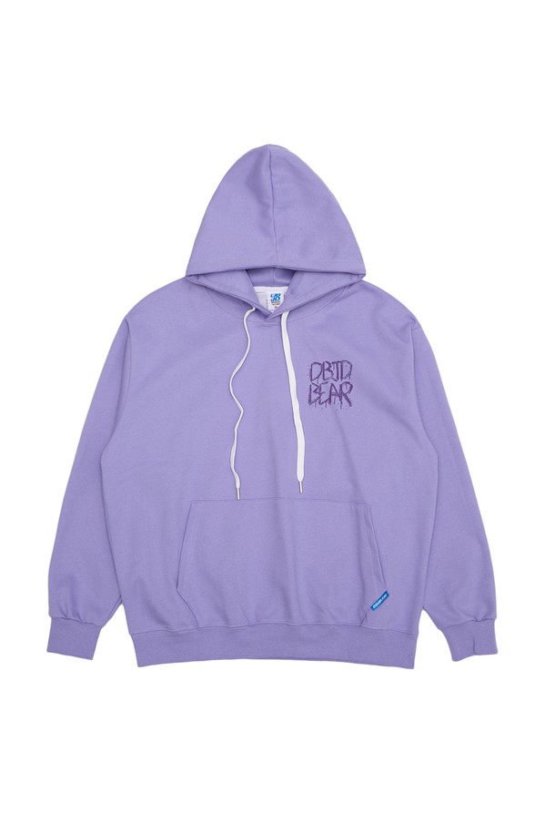 그래피티 베어 후드입니다. 면과 폴리에스테르 혼방 소재로 제작되어 부드러운 촉감을 선사하며, 가을과 겨울에 따뜻하게 착용하기 좋습니다. 레귤러핏으로 편안하게 떨어지는 핏이며, 후드 스트링으로 조절하여 스타일을 연출할 수 있습니다. 블랙, 퍼플, 카키 세 가지 색상으로 출시되었으며, 캐주얼, 스트릿 스타일을 즐겨 입는 공용 고객에게 추천합니다. 그래피티 베어 캐릭터 로고가 돋보이는 디자인으로, 동네 마실룩, 겨울 데일리룩, 캠핑룩 등 다양한 TPO에 활용할 수 있습니다.
