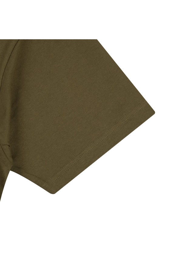 씨알에스디엘 릴렉스 위켄드 반팔 티셔츠는 부드러운 면 소재로 제작되어 흡습 및 속건 기능으로 쾌적한 착용감을 제공합니다. 베이직하고 캐주얼한 스타일의 무지 디자인으로 블랙, 차콜, 그레이, 라이트그레이, 화이트, 아이보리, 네이비, 올리브 등 다양한 컬러 옵션을 제공하며, 라운드넥과 오버핏으로 편안한 착용감을 선사합니다. 튼튼한 트리플 스티치 마감으로 내구성을 높였으며, 피부 자극을 최소화하여 사계절 내내 데일리 아이템으로 활용하기 좋습니다.
