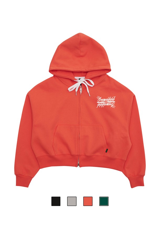 씨알에스디엘 로고 크롭 집업 후디는 캐주얼 및 스트릿 스타일을 연출하기 좋은 공용 상의입니다. 봄, 가을에 적합하며, 부드러운 면 소재로 제작되어 편안한 착용감을 선사합니다. 크롭 기장과 레귤러핏으로 디자인되었으며, 후드와 긴소매, 집업 여밈 방식을 갖추었습니다. 레드, 오렌지 컬러에 씨알에스디엘 로고 프린팅으로 포인트를 주어, 동네 마실룩이나 산책룩에 활용하기 좋습니다.
