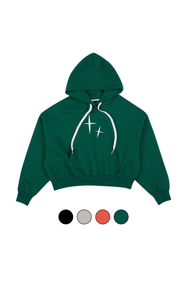 씨알에스디엘 더 샤이닝 씨알에스디엘걸 크롭 후드는 부드러운 면 소재의 여성 크롭 후드입니다. 그린 컬러에 캐릭터 프린트가 돋보이며, 루즈핏과 긴 소매 디자인으로 편안한 착용감을 제공합니다. 봄, 가을 시즌 캐주얼하거나 스트릿 스타일 연출에 적합합니다.
