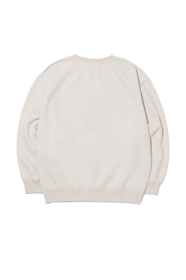 씨알에스디엘 파이어 온더 보드 스케이트 맨투맨은 캐주얼, 스트릿 스타일을 즐기는 분들을 위한 오버핏 맨투맨입니다. 부드러운 촉감의 면 소재로 제작되었으며, 기모(겨울) 또는 논기모(계절 무관) 옵션 선택이 가능합니다. 아이보리, 베이지 두 가지 색상으로 출시되었으며, 라운드넥에 긴 소매, 크롭 기장으로 디자인되었습니다. 가을, 겨울철 데일리룩, 집콕룩, 동네 마실룩 등 다양한 상황에서 활용하기 좋습니다. 가슴 부분에는 프린트/캐릭터 무늬가 더해져 스트릿 무드를 더했습니다.
