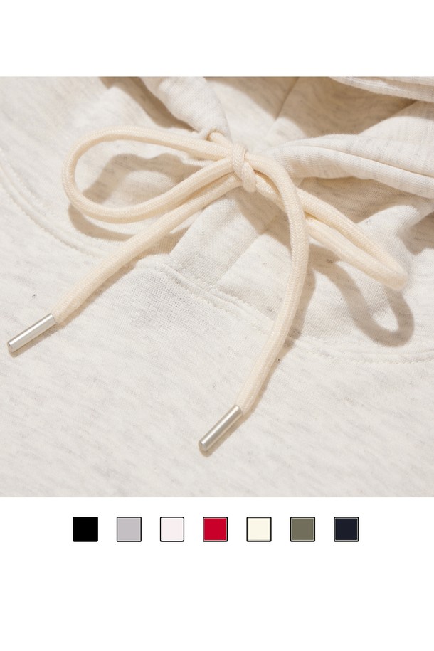 씨알에스디엘 위스콘신 바스켓볼 후드는 부드러운 기모 안감과 두꺼운 두께로 제작되어 가을, 겨울철 일상에서 따뜻하게 착용하기 좋습니다. 공용으로 착용 가능하며, 아이보리, 블랙, 그레이, 레드, 베이지, 카키, 네이비 등 다양한 컬러 옵션을 제공합니다. 캐주얼하고 스포티한 스타일을 연출할 수 있으며, 레귤러핏과 긴 소매, 후드 네크라인이 특징입니다. 바스켓볼 그래픽과 로고 프린팅으로 포인트를 더한 레귤러 기장의 후드티입니다.
