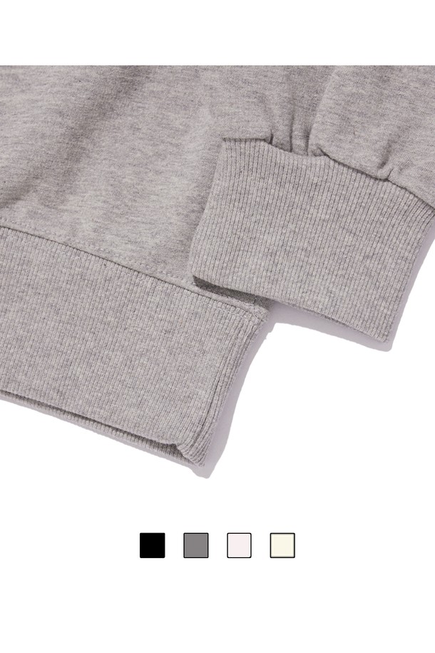 씨알에스디엘 비엠 마더로드 스웨트 셔츠는 베이직 스타일의 라운드넥 긴소매 스웨트셔츠입니다. 블랙, 그레이, 라이트 그레이, 오트밀 4가지 색상으로 출시되었으며, 일상복으로 활용하기 좋습니다. 기모 안감으로 제작되어 부드러운 촉감과 보온성을 제공하며, 2 Needle Cover Stitch, 지그재그 스티치 내부 처리, 스트레이트 스티치 외부 처리, 립 밑단 처리 등 섬세한 마감으로 완성도를 높였습니다.
