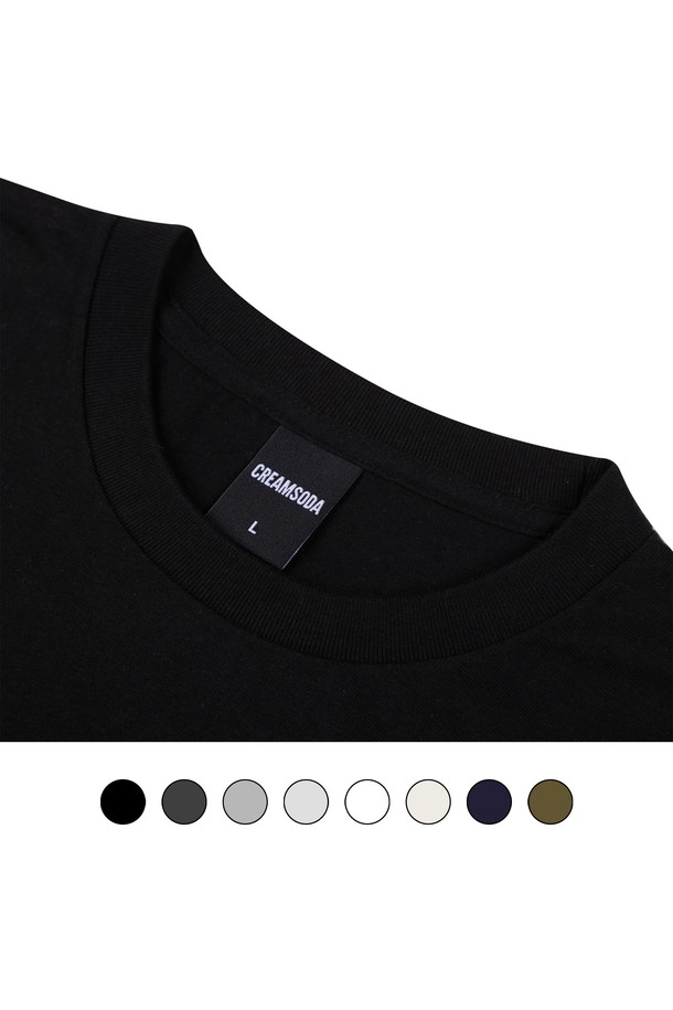 씨알에스디엘 백스트릿 반팔 티셔츠는 베이직하면서도 스트릿한 스타일을 연출하는 남녀 공용 제품입니다. 17수 면 소재로 제작되어 부드러운 촉감과 흡습, 속건 기능을 갖췄으며, 라운드넥과 세미 오버핏으로 편안한 착용감을 선사합니다. 화이트, 블랙, 라이트그레이, 차콜, 그레이, 아이보리, 네이비, 올리브 등 다양한 컬러 옵션으로 출시되었으며, 소매단과 밑단은 깔끔하게 2바늘 커버스티치 마감되었습니다.
