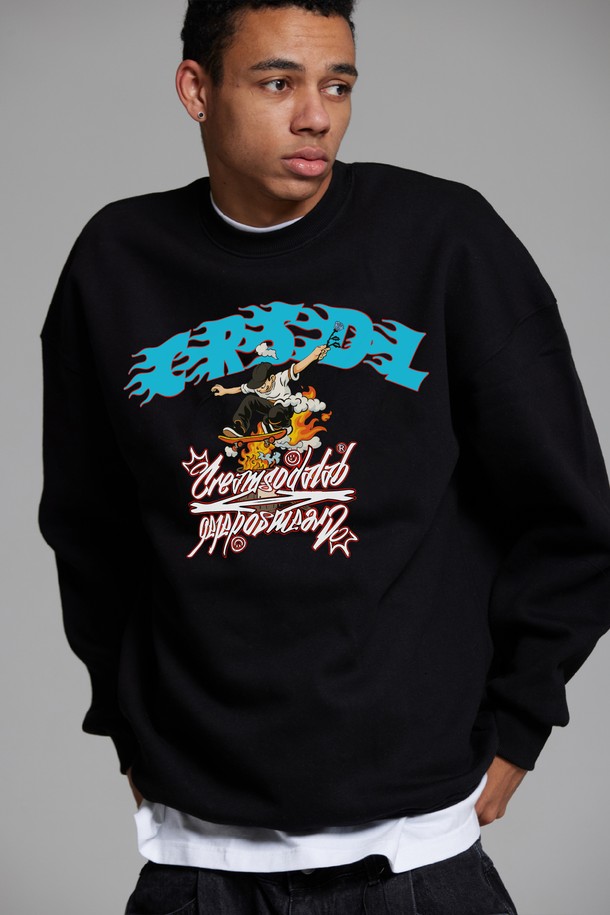 씨알에스디엘(CRSDR) 파이어 온더 보드 스케이트 맨투맨은 남성용 상의로, 가을과 겨울에 따뜻하게 입을 수 있는 두꺼운 기모 소재의 맨투맨입니다. 블랙 컬러에 스케이트보드 그래픽 프린팅이 돋보이는 스트릿, 캐주얼 스타일의 제품입니다. 오버핏과 라운드넥 디자인으로 편안한 착용감을 선사하며, 일상생활은 물론 집콕룩으로도 활용하기 좋습니다. 긴소매 기장으로 보온성을 높였으며, 부드러운 촉감이 특징입니다.
