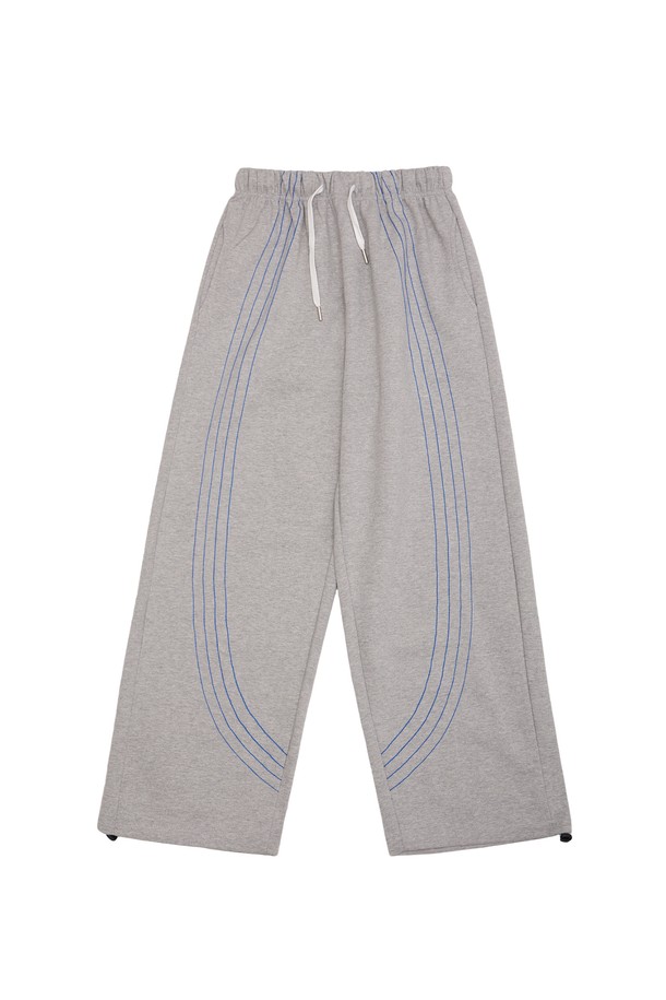 **커브 스티치 스트링 팬츠**는 캐주얼하고 미니멀한 스타일을 추구하는 남녀 모두에게 적합한 스트링 팬츠입니다. 봄, 가을에 어울리는 면과 폴리에스테르 혼방 소재로 제작되어 편안한 착용감을 선사합니다. 루즈핏으로 활동성을 높였으며, 블랙, 그린, 핑크, 그레이 4가지 컬러로 출시되어 취향에 맞게 선택할 수 있습니다. 허리 스트링 디테일과 스티치 패턴이 돋보이며, 동네 마실룩이나 산책룩으로 활용하기 좋습니다.
