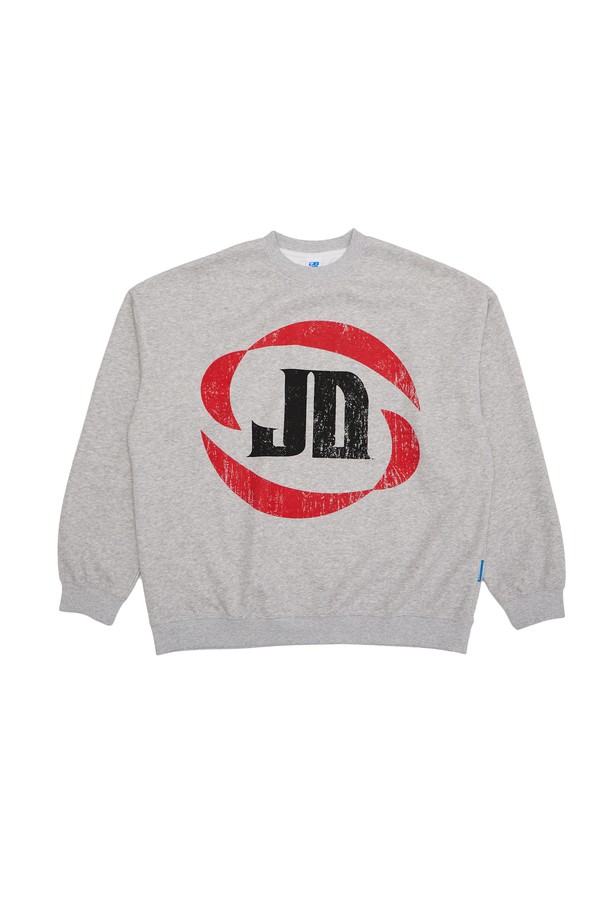 블랙과 그레이 컬러로 출시된 남녀 공용 '스트레인지' 맨투맨입니다. 면과 폴리에스테르 혼방 소재로 제작되어 가을, 겨울 시즌에 두꺼운 두께감으로 따뜻하게 착용할 수 있습니다. 라운드넥에 오버핏으로 캐주얼하고 스트릿한 스타일을 연출하며, 등판에는 백 프린팅으로 포인트를 더했습니다. 일상, 집콕, 산책 등 다양한 TPO에 활용 가능하며, 데일리룩에 개성을 더해줍니다. 긴 소매 기장으로 편안함과 스타일을 동시에 잡았습니다.
