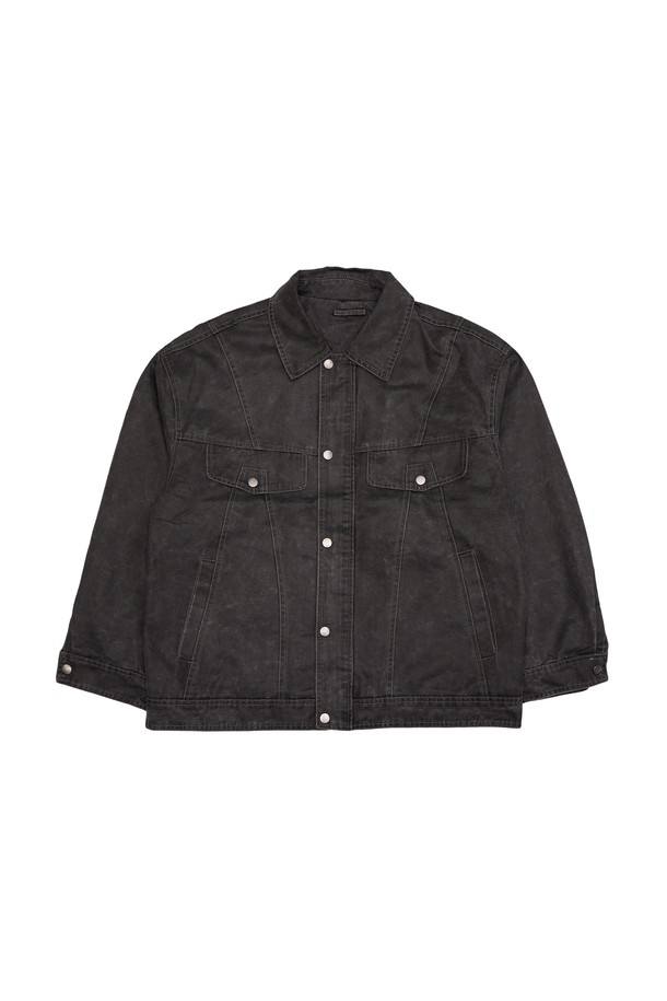 부드러운 촉감이 돋보이는 남성용 스웨이드 재킷입니다. 차콜과 와인 두 가지 색상으로 출시되어, 캐주얼하면서도 베이직한 스타일을 연출합니다. 봄, 가을 계절에 적합하며, 레귤러 핏으로 편안하게 착용할 수 있습니다. 버튼 여밈 방식에 레귤러 기장으로 제작되었으며, 포켓 디테일이 캐주얼한 포인트를 더합니다. 데이트룩, 가을 나들이룩 등 다양한 TPO에 맞춰 클래식, 미니멀 스타일을 완성해보세요. 폴리에스테르, 면, 비스코스, 폴리우레탄, 안감(폴리에스테르) 등 다양한 소재가 혼용되었습니다.
