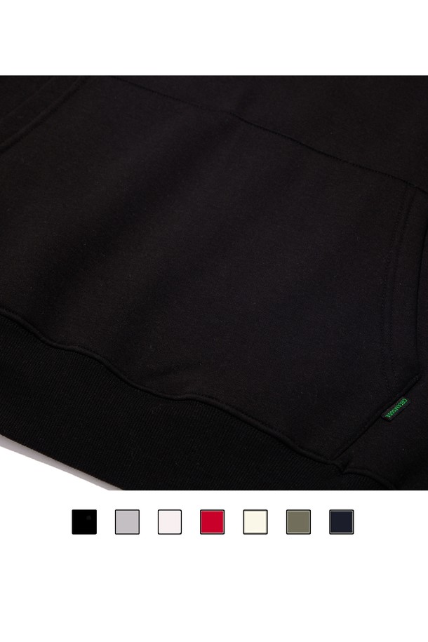 씨알에스디엘 위스콘신 바스켓볼 후드는 일상과 스포츠 활동 모두에 적합한 공용 상의입니다. 블랙, 그레이, 화이트, 레드, 베이지, 카키 등 다양한 색상으로 출시되었으며, 레귤러 핏과 긴 소매 기장으로 편안한 착용감을 제공합니다. 면과 기모 소재를 사용하여 가을, 겨울철에 따뜻하게 입을 수 있으며, 농구 모티프 디자인과 로고/프린트 패턴으로 스포티하고 캐주얼한 스타일을 연출합니다.
