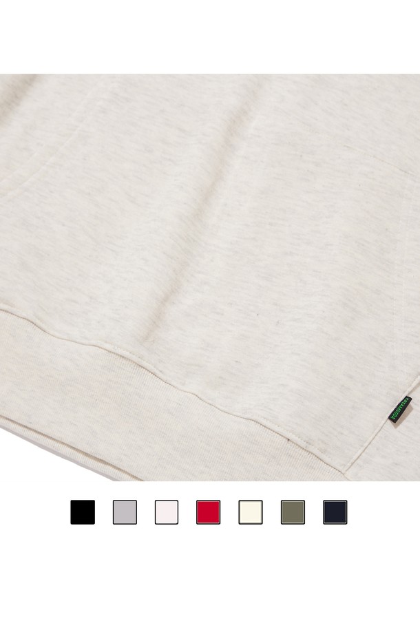 씨알에스디엘 위스콘신 바스켓볼 후드는 부드러운 기모 안감과 두꺼운 두께로 제작되어 가을, 겨울철 일상에서 따뜻하게 착용하기 좋습니다. 공용으로 착용 가능하며, 아이보리, 블랙, 그레이, 레드, 베이지, 카키, 네이비 등 다양한 컬러 옵션을 제공합니다. 캐주얼하고 스포티한 스타일을 연출할 수 있으며, 레귤러핏과 긴 소매, 후드 네크라인이 특징입니다. 바스켓볼 그래픽과 로고 프린팅으로 포인트를 더한 레귤러 기장의 후드티입니다.
