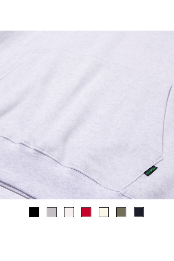 씨알에스디엘 위스콘신 바스켓볼 후드는 농구 모티프 디자인과 후드 스타일을 갖춘 남녀 공용 상의입니다. 부드러운 촉감의 면 소재에 긴 소매, 레귤러 핏으로 제작되었으며, 가을/겨울 시즌에 적합한 두꺼운 두께감과 기모 안감으로 보온성을 높였습니다. 블랙, 화이트, 그레이, 레드, 베이지, 카키, 네이비 등 다양한 색상으로 출시되어 스포티하면서도 캐주얼한 스타일을 연출할 수 있습니다.
