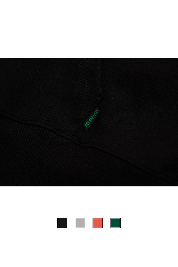 씨알에스디엘 로고 크롭 집업 후드는 캐주얼과 스트릿 스타일을 아우르는 후드 집업입니다. 그레이, 블랙, 오렌지, 그린 4가지 색상으로 출시되었으며, 봄, 가을에 활용하기 좋습니다. 면과 폴리에스테르 혼방 소재로 제작되었으며, 후드 디테일, 더블 스티치 구조, 깊은 앞주머니, 리브드 원단 밑단, 2-WAY 실버 지퍼 등 섬세한 디테일이 돋보입니다.
