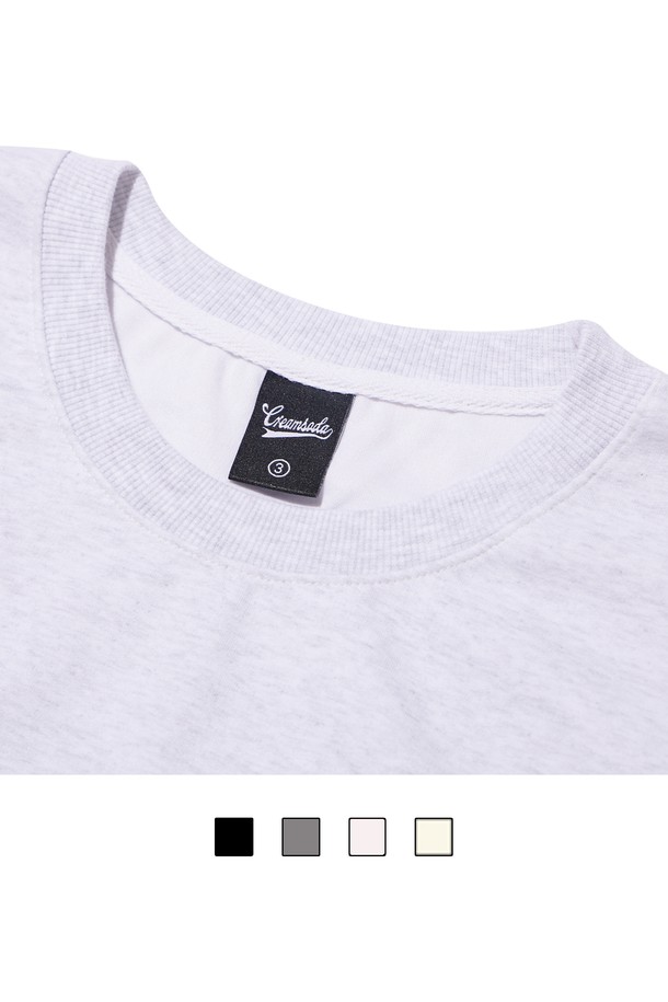 씨알에스디엘 쇼킹 래빗 스웨트 셔츠는 남녀 모두 착용 가능한 캐주얼하고 스트릿한 스타일의 상의입니다. 부드러운 촉감의 면 소재에 안감 기모 처리되어 가을, 겨울철 따뜻하게 입을 수 있으며, 레귤러 핏과 라운드넥 디자인으로 편안한 착용감을 제공합니다. 화이트, 블랙, 그레이, 민트 4가지 색상으로 출시되었으며, 토끼 캐릭터 프린트가 돋보이는 긴소매 스웨트셔츠입니다.
