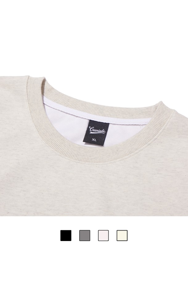 CRS D/L 쇼킹 래빗 스웨트 셔츠는 캐주얼하고 스트릿한 스타일을 연출하기에 좋은 상의입니다. 블랙, 그레이, 화이트, 민트 컬러로 출시되었으며, 레귤러핏에 두꺼운 기모 안감으로 가을, 겨울 시즌 따뜻하게 착용할 수 있습니다. 부드러운 촉감과 토끼 캐릭터 프린트, 라운드넥 디자인이 돋보이며 긴 소매 기장으로 편안함을 더했습니다.
