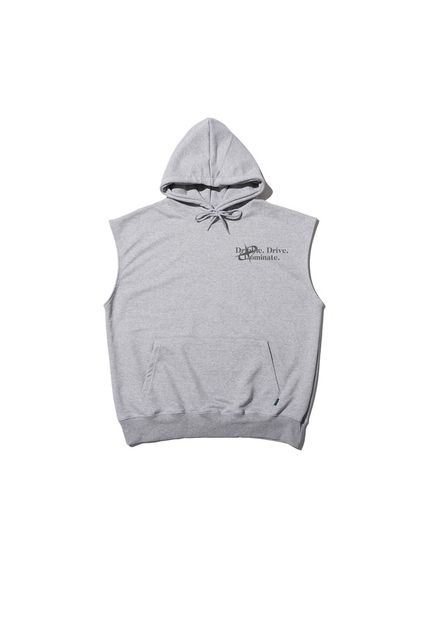 씨알에스디엘 1984 도미네이트 나시 후드티 그레이는 면과 폴리에스테르 혼방 소재로 제작되어 부드러운 촉감과 흡습 기능을 제공하며, 여름철 일상에서 편안하게 착용할 수 있습니다. 스포티하고 캐주얼한 스타일을 연출하며, 농구 테마의 텍스트 프린트와 민소매 디자인이 특징입니다. 세미 오버핏으로 제작되었으며, 넉넉한 후드 깊이와 더블 스티치 봉제 넥라인, 스트링 마감 처리로 디테일을 더했습니다.
