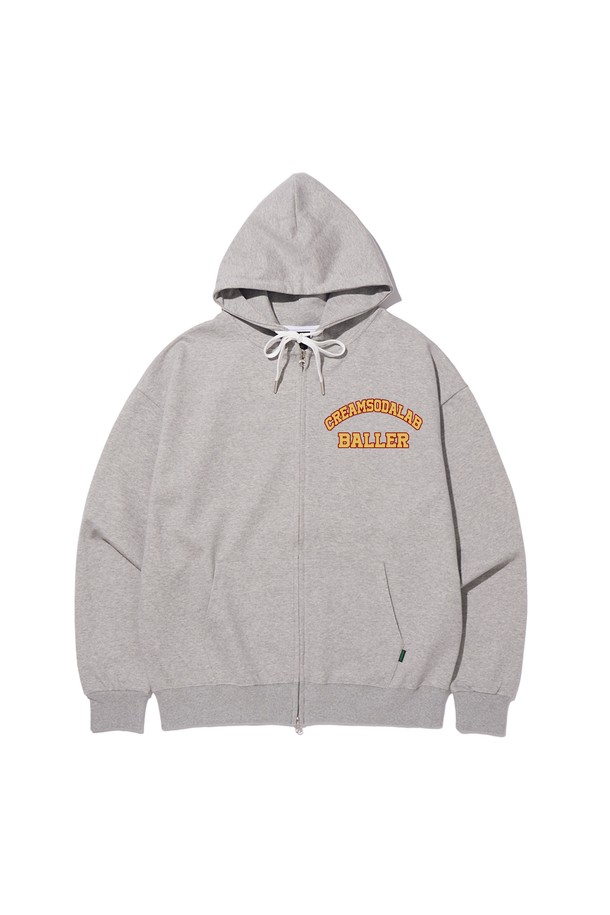 씨알에스디엘 매드 볼러 독 집업 후드는 캐주얼 및 스트릿 스타일을 즐기는 분들을 위한 겨울, 가을 시즌 필수 아이템입니다. 부드러운 촉감의 면, 폴리에스테르 혼방 소재로 제작되어 포근한 착용감을 선사하며, 두꺼운 두께감으로 보온성을 높였습니다. 세미 오버핏으로 편안하게 떨어지는 핏을 연출하며, 블랙, 그레이, 차콜 세 가지 색상으로 출시되어 어떤 스타일에도 쉽게 매치할 수 있습니다. 후드, 포켓, 립 원단 디테일과 로고, 캐릭터 패턴으로 포인트를 더해 개성 있는 룩을 완성해보세요. 일상, 집콕, 산책 등 다양한 TPO에 활용하기 좋은 활용도 높은 후드집업입니다.
