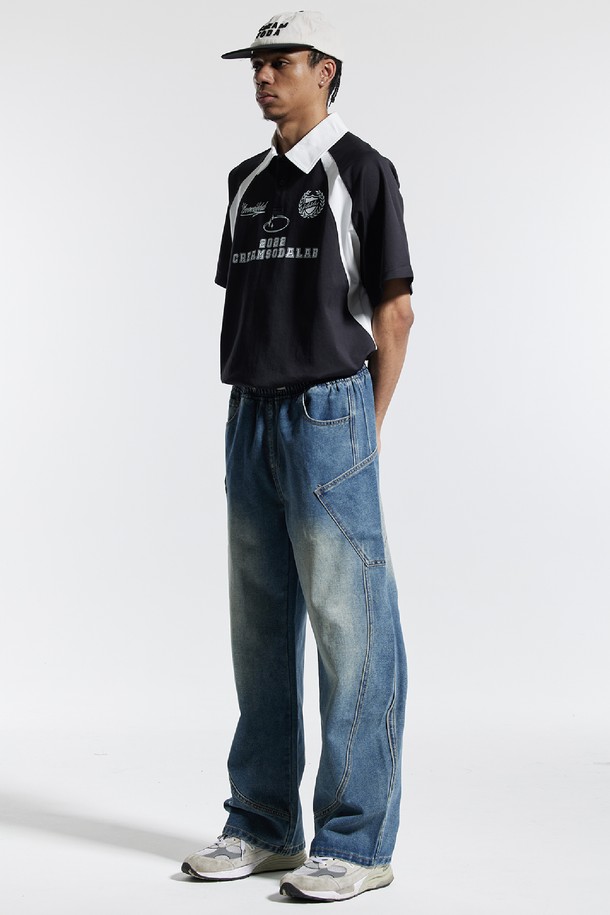 씨알에스디엘 밴딩 와이드 파이핑 사선 카고팬츠는 캐주얼, 스트릿, 미니멀 스타일을 즐기는 남성분들을 위한 데님 소재의 긴 바지입니다. 봄, 가을에 적합하며, 밴딩 처리로 편안한 착용감을 제공합니다. 와이드 핏과 루즈핏으로 트렌디한 실루엣을 연출하며, 사선 디자인과 파이핑 디테일이 돋보입니다. 동네 마실룩이나 가을 나들이룩에 활용하기 좋으며, 넉넉한 카고 포켓으로 실용성을 더했습니다.
