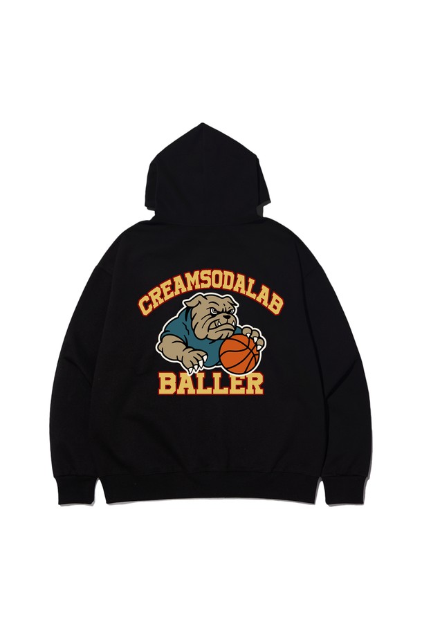 **씨알에스디엘 매드 볼러 독 집업 후드**는 남녀 모두 착용 가능한 후드 집업입니다. 블랙, 그레이, 차콜 세 가지 색상으로 출시되어 다양한 겨울 데일리룩에 활용하기 좋습니다. 두꺼운 두께감과 부드러운 촉감의 면, 폴리에스테르 혼방 소재로 제작되어 편안한 착용감을 제공합니다. 세미 오버핏으로 트렌디한 스타일을 연출하며, 넉넉한 후드 깊이와 리브 원단, 이중 스티치 넥라인, 보강된 후드 스트링,  포인트 라벨 포켓 등 디테일한 디자인 요소들이 특징입니다. 캐주얼, 스포티, 스트릿 스타일을 즐기는 분들께 추천합니다.
