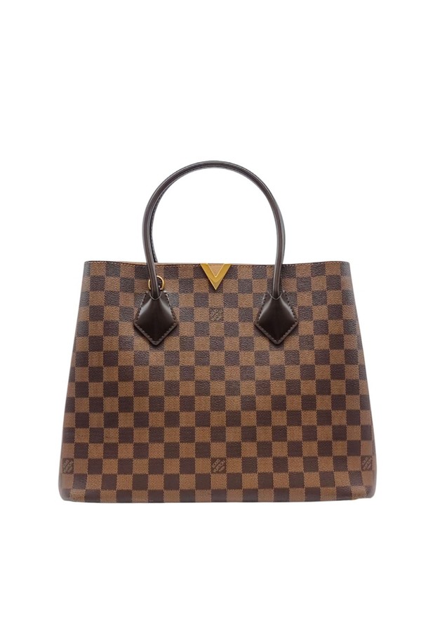 루이비통 다미에 켄싱턴 토트백 LOB051259는 브라운 컬러의 레더 소재로 제작된 여성용 미디엄 사이즈 토트백입니다. 다미에 체크 패턴이 돋보이는 사각 디자인으로, 더스트백, 박스, 스트랩이 함께 제공되어 실용성을 더했습니다. 심플하면서도 세련된 디자인으로 다양한 스타일에 매치하기 좋습니다.
