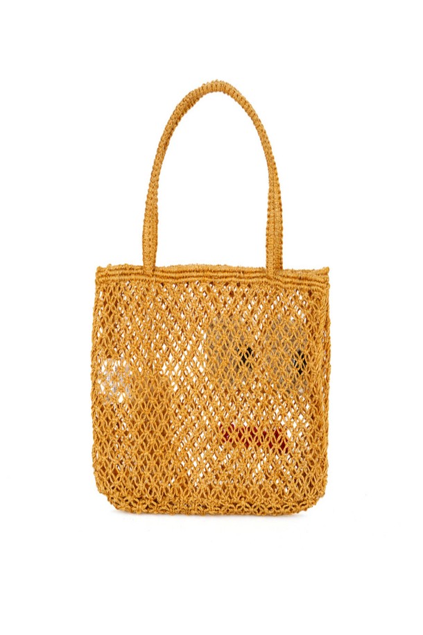 '빅 아이즈' 트레이시 백 - 허니는 황마 소재로 제작된 여성용 토트백입니다. 미디엄 사이즈의 사각 쉐입에 캐릭터와 레터링 패턴이 돋보이며, 꿀처럼 부드러운 허니 컬러가 돋보입니다. 가볍고 유연하며 핸드메이드로 제작되어 내추럴한 멋을 더하고, 최대 10-14kg까지 수납 가능한 넉넉한 수납력을 자랑합니다. 오픈형 디자인으로 편안하게 소지품을 꺼낼 수 있으며, 여행이나 쇼핑 시 캐주얼, 에스닉, 미니멀한 스타일에 활용하기 좋습니다. 핸들 드롭은 15cm이며 내구성이 뛰어나 오랫동안 사용할 수 있습니다.
