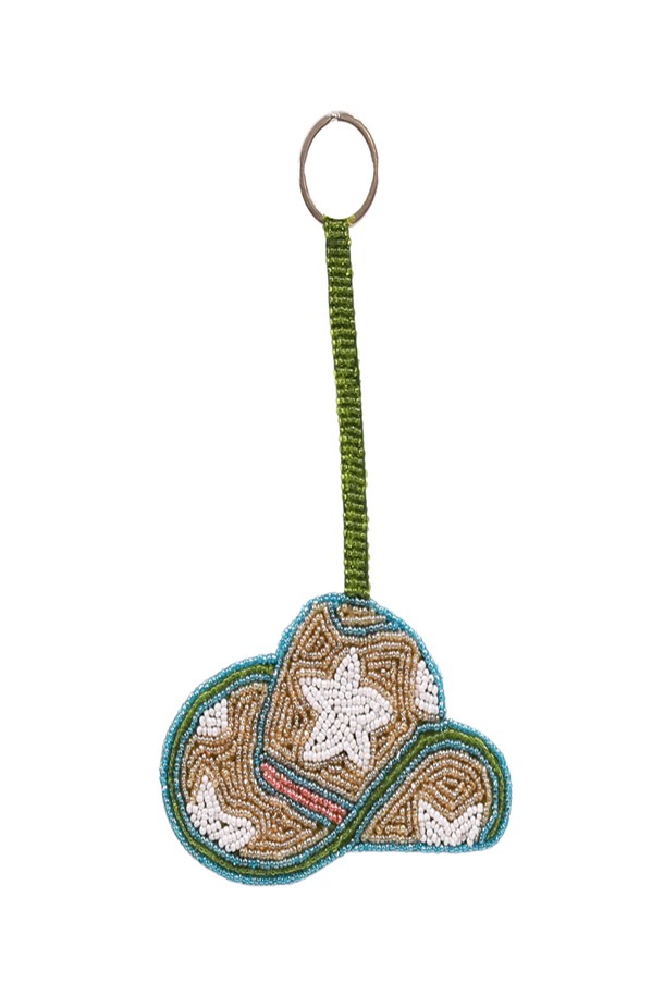 카우보이 모자 키링 - 블루(Cowboy Hat Keyring - Blue)는 여성분들을 위한 핸드메이드 키링입니다. 비즈 소재로 제작되었으며, 입체적인 카우보이 모자 디자인이 특징입니다. 블루, 그린, 브라운 세 가지 색상으로 만나볼 수 있으며, 키링과 비즈 장식이 돋보입니다. 데이트룩, 쇼핑룩, 카페룩 등 다양한 TPO에 캐주얼, 걸리시, 미니멀 스타일로 포인트를 더해보세요. 개별 제작으로 인해 약간의 차이가 있을 수 있습니다.
