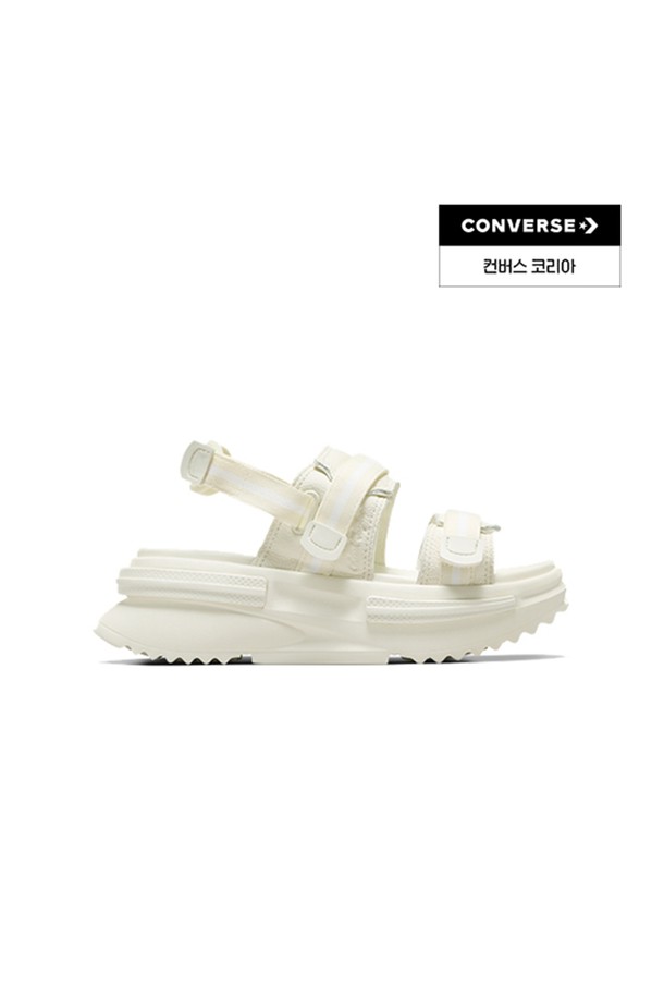 [컨버스] 런스타 유틸리티 샌들 CX (이지 온) 에그렛 A06481C는 여성용 샌들입니다. 에그렛과 화이트 색상으로 출시되었으며, 일상 및 캐주얼룩에 적합합니다. 여름 시즌에 어울리는 라운드 앞코 디자인과 벨크로 여밈, 스트랩 탑라인이 특징입니다. 런스타 시리즈의 CX 쿠셔닝과 이지 온 착용으로 편안함과 스타일을 동시에 잡았습니다. 휴가룩, 여행룩, 캐주얼, 미니멀, 리조트 스타일 연출에 활용하기 좋습니다.
