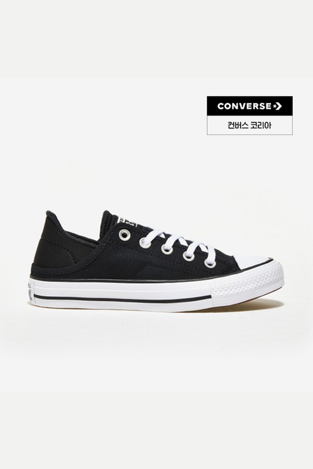 [컨버스] 척테일러 크러쉬 힐 블랙 A03075C는 여성용 신발로, 캐주얼하고 클래식한 스타일을 연출하기에 좋습니다. 봄, 여름, 가을 계절에 적합하며 일상 및 캐주얼한 착용에 용이합니다. 라운드 앞코 디자인과 레이스업 잠금장치가 특징이며, 캔버스 소재로 제작되어 편안한 착화감을 제공합니다. 로우탑 디자인에 무지 패턴, 플랫 굽으로 데이트룩과 동네 마실룩에 미니멀하게 매치하기 좋습니다.