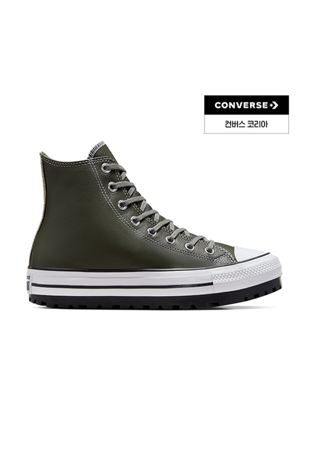 [컨버스] 척테일러 올스타 시티 트랙 A09489C는 여성용 운동화로, 캐주얼하고 미니멀한 스타일을 연출하기 좋습니다. 카키와 화이트 두 가지 색상으로 출시되었으며, 봄, 여름, 가을 계절에 산책룩으로 활용하기 좋습니다. 캔버스 소재의 라운드 앞코 디자인, 플랫 굽과 하이탑 스타일이 특징입니다. 레이스업 방식으로 편안하게 착용할 수 있으며, 무지 패턴으로 다양한 스타일에 매치하기 용이합니다.
