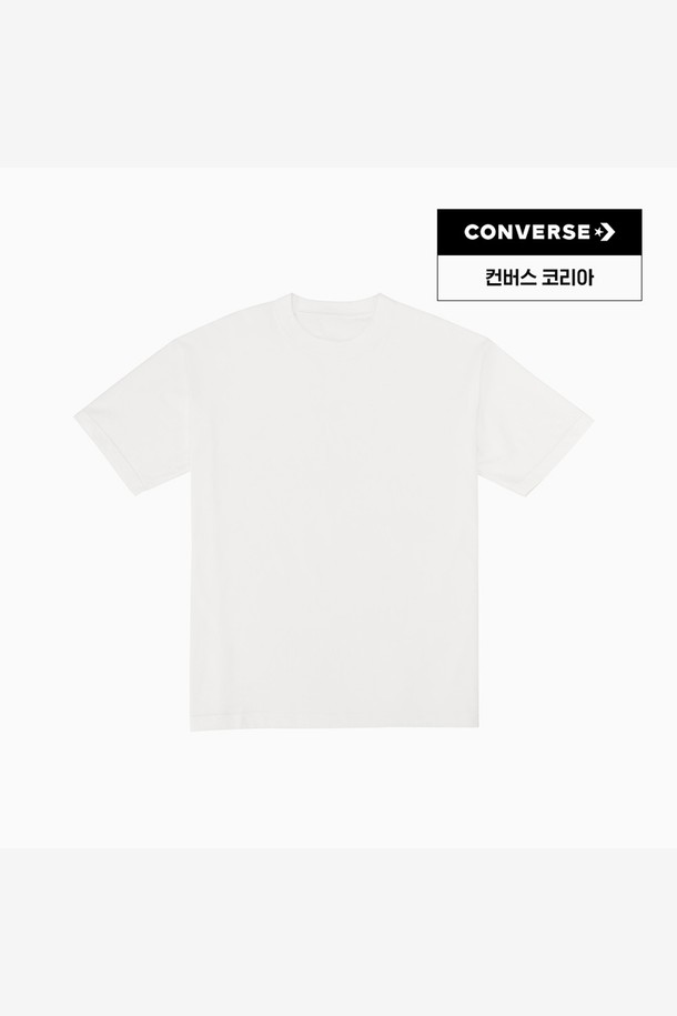 [컨버스] 코튼 저지 루즈 티셔츠 화이트 MCH653-001는 캐주얼하고 미니멀한 스타일을 연출하기 좋은 남녀 공용 티셔츠입니다. 부드러운 촉감의 면 소재를 사용하여 편안하게 착용할 수 있으며, 얇은 두께감으로 봄, 여름 시즌에 적합합니다. 라운드넥, 반소매, 무지 디자인에 루즈핏으로 제작되어 여유로우면서도 베이직한 스타일을 완성합니다. 저지 소재 특유의 편안함과 화이트 컬러가 어우러져 다양한 룩에 활용하기 좋습니다.
