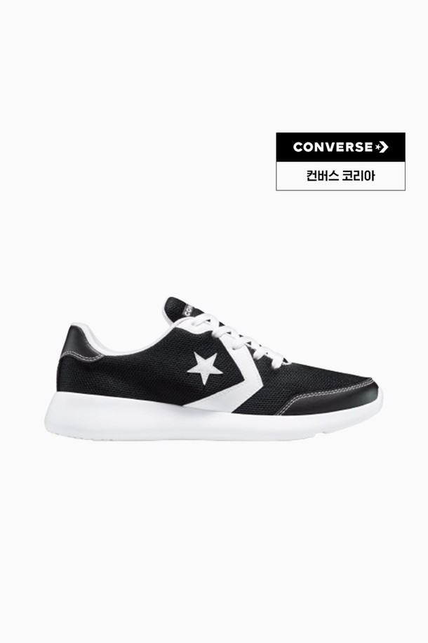 컨버스 데이 원 트레이너 블랙 A15631C는 여성용 운동화로, 캐주얼, 미니멀, 스포티한 스타일을 연출하기 좋습니다. 블랙과 화이트 컬러 배색으로 어떤 옷에도 잘 어울리며, 일상과 러닝 모두에 적합합니다. 캔버스 소재와 로우탑 디자인, 라운드 앞코가 특징이며, 컨버스 시그니처 스타 로고가 돋보입니다. 가볍고 편안한 착용감으로 봄, 여름, 가을, 겨울 사계절 내내 활용 가능하며, 끈으로 간편하게 조절할 수 있습니다.
