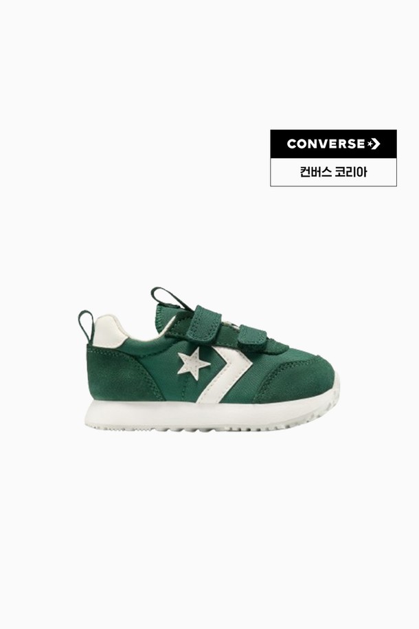 [컨버스] 오메가 트레이너 2V OX 브랜치 아웃 A16419C는 여성용 운동화로, 스웨이드와 캔버스 소재를 사용하여 편안함과 스타일을 모두 잡았습니다. 그린과 화이트 컬러 조합으로 캐주얼하고 미니멀한 룩을 연출하며, 봄, 여름, 가을 계절에 적합합니다. 라운드 앞코에 벨크로 스트랩으로 간편하게 착용할 수 있으며, 로우탑 디자인과 플랫 굽으로 활동성을 높였습니다. 컨버스의 시그니처 스타 로고 디테일이 돋보이는 이 신발은 일상과 캐주얼 스타일을 즐기는 여성에게 안성맞춤입니다.
