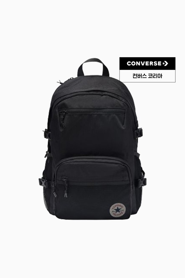 [컨버스] 스트레이트 엣지 BTS 백팩 블랙 UA5751-023는 여성 고객을 위한 미디엄 사이즈 백팩입니다. 블랙 색상의 나일론 소재로 제작되었으며, 넉넉한 수납공간을 제공합니다. 캐주얼 및 미니멀 스타일을 추구하는 고객에게 적합하며, 로고 패턴으로 포인트를 더했습니다. 특히, BTS 콜라보레이션 제품으로 소장 가치를 높였습니다. 지퍼형 잠금 방식으로 내용물을 안전하게 보관할 수 있으며, 일상생활에서 유용하게 사용할 수 있습니다.
