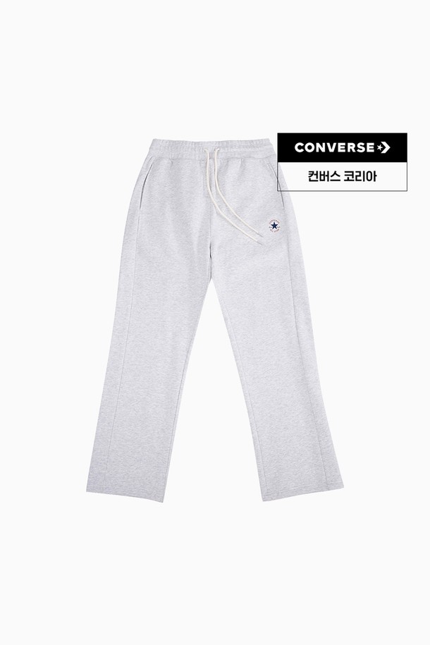 [컨버스] 본디드 웜 스트레이트 레그 플리스 팬츠 그레이 MCJ094-GGN는 부드러운 촉감의 플리스 소재로 제작되어 겨울철 따뜻함을 선사하는 바지입니다. 무지 디자인과 스트레이트 핏으로 캐주얼하고 미니멀한 스타일을 연출하며, 일상 및 집콕룩, 산책룩 등에 적합합니다. 두께감 있는 웜 플리스 안감의 본딩 처리로 보온성을 높였으며, 그레이 컬러로 다양한 상의와 손쉽게 매치할 수 있습니다. 편안한 착용감과 보온성을 동시에 갖춘 데일리 플리스 팬츠입니다.
