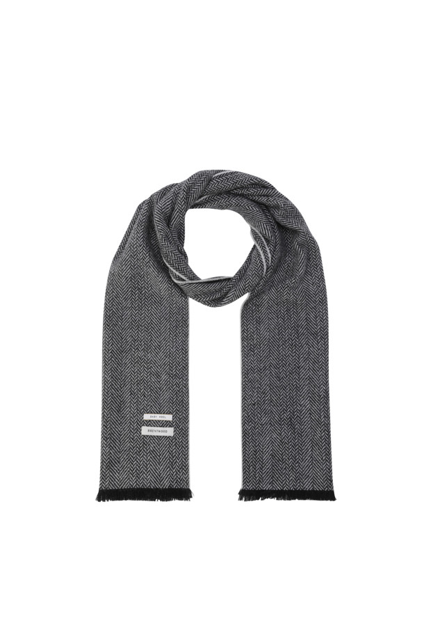 부드러운 베이비울 소재로 제작된 우븐 방모 머플러(블랙 헤링본)입니다. 클래식하고 미니멀한 스타일로, 겨울철 출근룩에 고급스러움을 더합니다. 헤링본 패턴과 테두리 잔수술 디테일이 세련된 디자인을 돋보이게 합니다. 두꺼운 두께감으로 뛰어난 보온성을 제공하며, 일상에서 따뜻하고 포근하게 착용할 수 있습니다. 블랙 컬러로 어떤 옷에도 쉽게 매치하여 스타일리시하게 연출할 수 있습니다.
