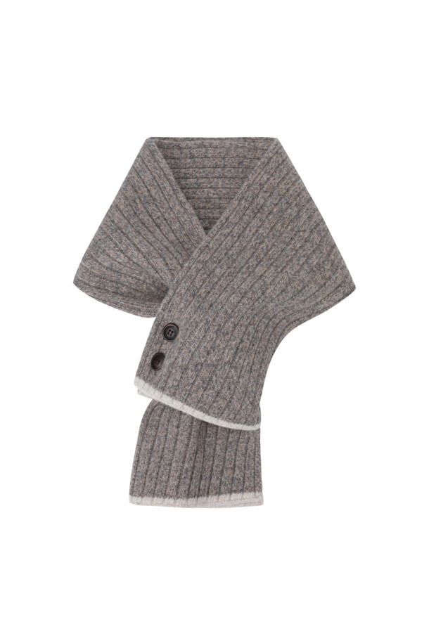 울 100% 멜란지 니트 머플러는 부드러운 촉감과 따뜻함을 선사하는 겨울철 필수 아이템입니다. 멜란지 그레이 컬러에 웨일 패턴으로 은은한 멋을 더했으며, 클래식하고 미니멀한 스타일을 연출하기 좋습니다. 고급스러운 트위드사 사용과 한쪽 사이드의 2버튼 디테일이 포인트이며, 배색 테두리 처리로 디자인 완성도를 높였습니다. 겨울 데일리룩에 포근함을 더하며 스타일리시함을 놓치지 않는 머플러를 만나보세요.
