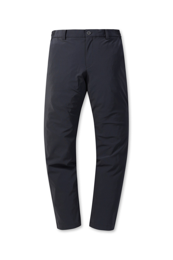 [아주편한] 온라인 익스클루시브 워셔블 아편 SUIT(수트) 슬랙스는 남성용 슬랙스로, 여름철 오피스룩과 비즈니스 캐주얼에 적합합니다. 미니멀하고 베이직한 스타일로, 릴랙스 핏과 긴 기장으로 편안한 착용감을 제공합니다. 블랙 컬러의 무지 디자인에 트리코트 소재를 사용하여 구김이 적고, 생활 방수 및 스트레치 기능으로 활동성을 높였습니다. 사이드 히든 밴딩으로 편안함을 더하고, 메쉬 안감, 속단추 디테일, 휴대성 및 통기성을 갖춘 실용적인 슬랙스입니다.
