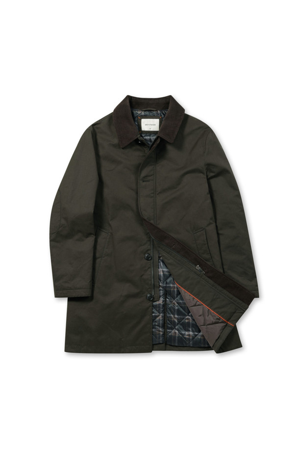 세련된 스타일을 연출하는 남성용 코듀로이 배색 워싱 코트입니다. 차콜 그레이 컬러의 무지 디자인으로 캐주얼과 클래식, 미니멀한 스타일을 모두 소화할 수 있습니다. 가을과 초겨울에 적합하며, 허벅지 기장의 레귤러핏으로 편안한 착용감을 제공합니다. 코듀로이 배색 칼라와 체크 패턴 안감, 바이린 SV 충전재, 바이오워싱, 왁스 코팅 마감으로 고급스러운 디테일을 더했습니다. 지퍼와 버튼으로 여밀 수 있으며, 부드러운 촉감의 코튼 혼방 소재로 제작되어 겨울 데일리룩, 출근룩, 모임룩에 활용하기 좋습니다.
