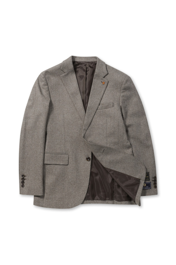 [블레이저클럽] 울캐시미어 헤링본 자켓은 포멀하고 클래식한 스타일을 추구하는 남성을 위한 재킷입니다. 부드러운 촉감의 울과 캐시미어 혼방 소재로 제작되어 초겨울까지 따뜻하게 착용 가능합니다. 슬림핏 디자인에 투버튼 여밈, 레귤러 기장으로 제작되었으며, 헤링본 패턴이 고급스러운 분위기를 더합니다. 사이드벤트, 플랩 포켓, 속주머니, 부토니에 장식, 전체 안감 등의 디테일이 돋보이며 오피스룩, 회의룩, 상견례룩 등 격식 있는 자리에 적합합니다.
