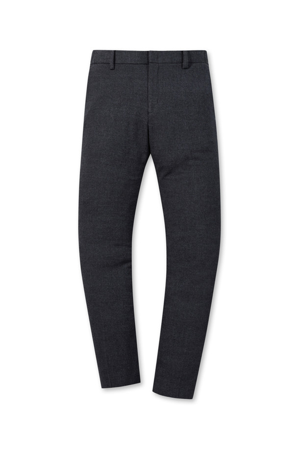 "라이트 마이크로 기모 팬츠 (SET-UP)"는 겨울철 일상, 출근룩, 오피스룩에 적합한 베이직 스타일의 기모 팬츠입니다. 스탠다드핏으로 편안하게 착용 가능하며, 마이크로 패턴이 은은한 포인트를 더합니다. 폴리에스터와 레이온 혼방 소재로 제작되어 부드러운 촉감을 선사하며, 사이드 히든 밴딩으로 편안한 착용감을 제공합니다. 비침 걱정 없이 따뜻하게 입을 수 있으며, 자켓 BRJCW25411과 셋업하여 이지 슈트 스타일을 연출할 수 있습니다. 미니멀, 클래식, 캐주얼 등 다양한 스타일 연출에 활용해보세요.
