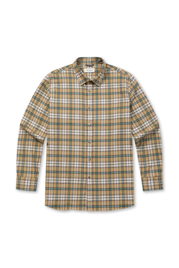 옐로우 멀티체크 캐주얼셔츠는 겨울철 데일리룩과 모임룩에 활용하기 좋은 긴소매 셔츠입니다. 부드러운 촉감의 폴리에스테르와 레이온 혼방 소재로 제작되었으며, 레귤러핏과 레귤러 기장으로 편안한 착용감을 선사합니다. 옐로우 컬러 바탕에 체크 패턴이 산뜻함을 더하며, 구김이 적어 관리가 용이합니다. 버튼다운 네크라인과 넥고리 배색, 옆구리 포인트 라벨, 레드 포인트 버튼 등의 디테일이 돋보이는 캐주얼 스타일로, 클래식, 미니멀 룩에도 잘 어울립니다.
