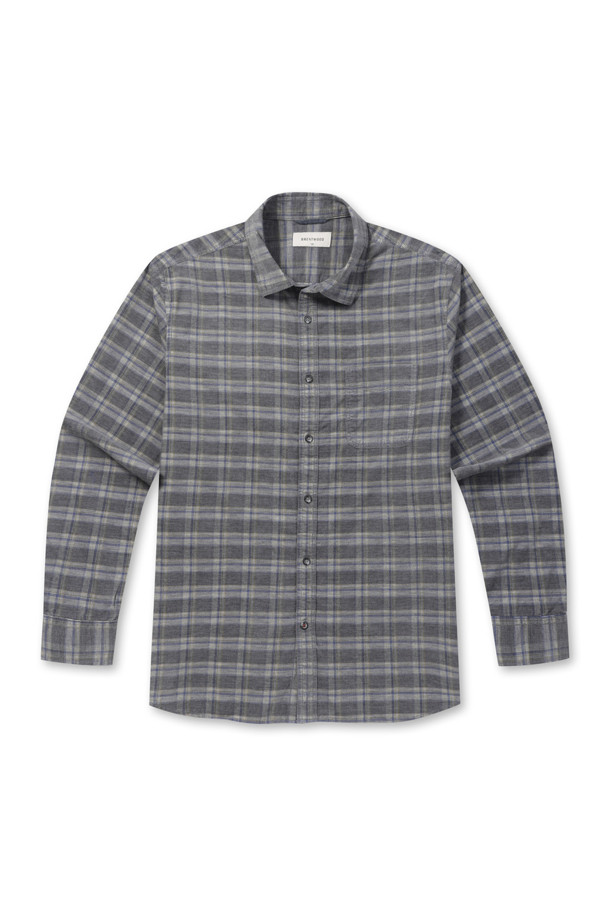 부드러운 코튜로이 소재와 따뜻한 감촉이 돋보이는 체크 코듀로이 캐주얼셔츠입니다. 겨울철 일상, 동네 마실, 카페 등 다양한 TPO에 활용하기 좋은 아이템입니다. 캐주얼, 클래식, 미니멀 스타일을 즐겨 입는 분들께 추천드립니다. 그레이 컬러의 레귤러핏 셔츠로, 가슴 포켓과 등판 등주름 디테일이 돋보입니다. 넥고리 및 소매 안쪽 배색으로 포인트를 더했으며, 신축성은 없지만 부드러운 촉감과 비침 없는 디자인으로 편안하게 착용할 수 있습니다.
