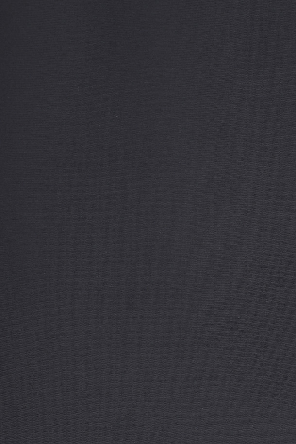 **[아주편한] 온라인 익스클루시브 워셔블 아편 수트 재킷**은 여름 시즌 남성들을 위한 모던하고 미니멀한 스타일의 수트 재킷입니다. 그레이 컬러의 무지 디자인으로, 일상과 비즈니스 모두 활용 가능하며, 슬림핏 또는 릴랙스핏으로 편안하게 착용할 수 있습니다. 트리코트 소재를 사용하여 부드러운 촉감을 제공하며, 생활 방수, 신축성, 통기성, 경량 기능으로 쾌적함을 더했습니다. 싱글 버튼 여밈 방식, 긴 소매 기장, 어깨 패드 제거, 센터벤트, 구김 방지, 내추럴한 내부 사양으로 디자인되었습니다. 오피스룩, 비즈니스 캐주얼, 회의룩 등 다양한 TPO에 맞춰 미니멀, 클래식, 시크한 스타일을 연출해 보세요.
