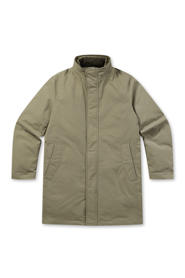 [이노버] 베이직 3-way 다운 코트는 남성용 다운 코트로, 겨울철 비즈니스 및 일상에서 활용하기 좋습니다. 허벅지 기장의 레귤러핏으로, 베이지 컬러의 무지 디자인에 집업 여밈 방식을 적용했습니다. 내피 분리, 머스코비덕 다운 충전재(솜털:깃털=80:20), 내피 안감 뉴욕 지도 프린팅, 내피 코듀로이 배색 등 다양한 디테일로 완성도를 높였습니다. 특히, 3-way 타입으로 제작되어 다양한 스타일 연출이 가능하며, 두꺼운 두께감과 부드러운 촉감으로 따뜻하고 편안한 착용감을 선사합니다. 비즈니스 캐주얼, 출근룩, 겨울 데일리룩 등 폭넓은 TPO에 맞춰 캐주얼, 클래식, 미니멀 스타일을 연출해보세요.
