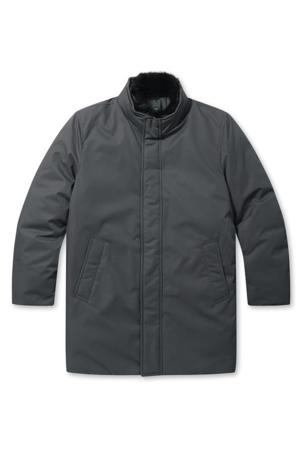 [셀렉션] 칼라 FUR (퍼) 비즈 다운 코트는 겨울철 비즈니스룩과 비즈니스 캐주얼에 적합한 고급스러운 스타일의 다운 코트입니다. 허벅지 기장의 레귤러핏으로, 무지 디자인에 지퍼와 히든스냅 여밈 방식을 적용하여 깔끔한 실루엣을 연출합니다. 칼라에는 탈부착 가능한 머스크랫 퍼가 있어 보온성을 높였으며, 머스코비덕 다운 충전재(솜털:깃털=80:20)를 사용하여 뛰어난 보온성을 제공합니다. 라미네이팅 공법 가공, 컬러 파이핑, 속주머니 지퍼 등의 디테일이 돋보이며, 폴리에스터 소재로 제작되어 두꺼운 두께감을 자랑합니다. 긴 소매 기장으로 클래식하고 미니멀한 디자인을 완성했습니다.
