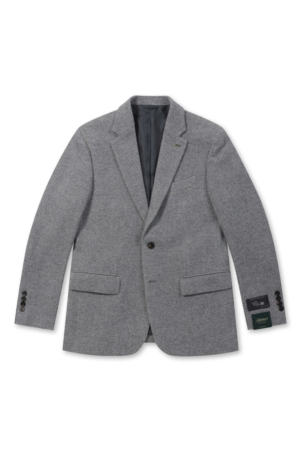 [셀렉션] 울블렌디드 투톤 조직 재킷은 초겨울, 오피스룩, 비즈니스 캐주얼, 모임룩에 어울리는 클래식하고 미니멀한 스타일의 자켓입니다. 레귤러핏으로 제작되었으며, 울 소재에 그레이 컬러의 투톤 조직으로 세련된 느낌을 더했습니다. 테일러드 코트 타입에 투버튼 여밈 방식이며, 전체 안감, 사이드벤트, 플랩포켓, 부토니에 장식, 소뿔 단추, 골드 스티치 디테일이 돋보입니다. 긴 소매 기장의 레귤러 기장으로, 시크한 스타일을 연출하기 좋습니다.
